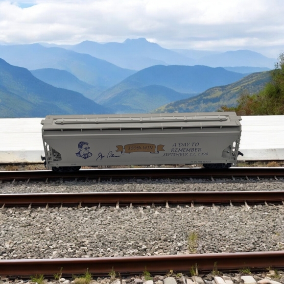 Joe Paterno signed Penn State railcar - Picture 2 of 4